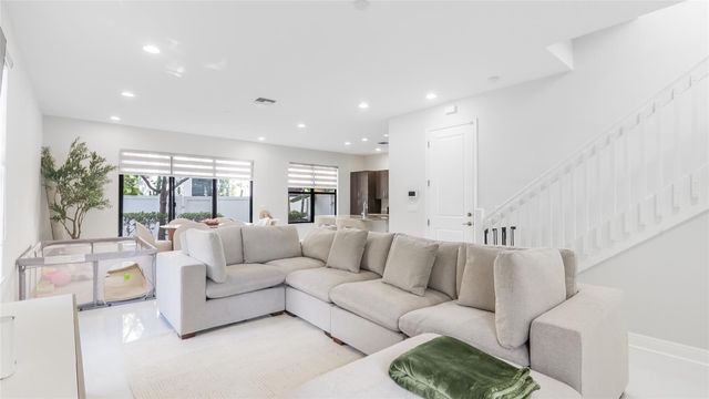 20927 NW 1st Ct, Pembroke Pines, FL 33029