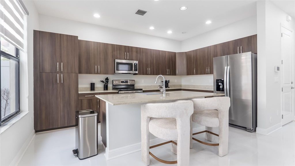 20927 NW 1st Ct, Pembroke Pines, FL 33029