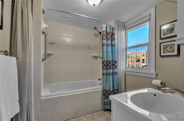 220 Rhode Island St, Buffalo, NY 14213