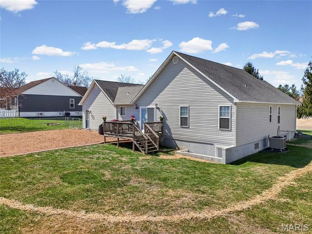 1410 Coyote, Farmington, MO 63640