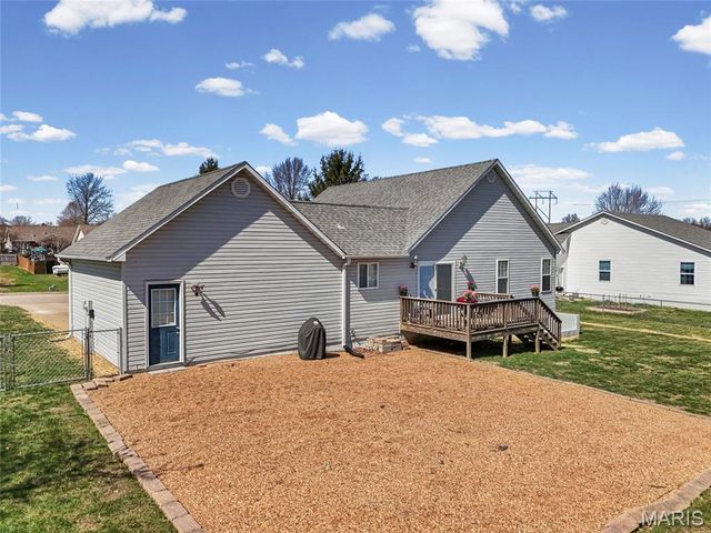 1410 Coyote, Farmington, MO 63640
