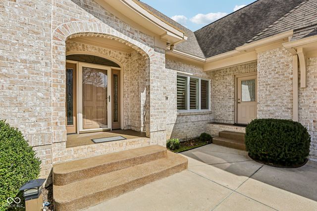 2047 Caledonian Court, Greenwood, IN 46143