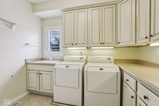 2047 Caledonian Court, Greenwood, IN 46143