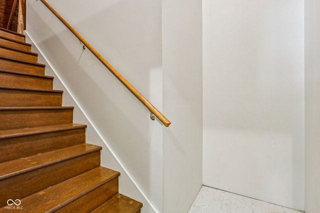 2047 Caledonian Court, Greenwood, IN 46143