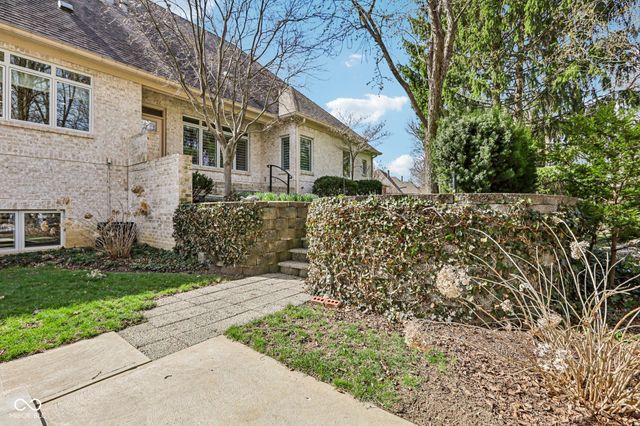 2047 Caledonian Court, Greenwood, IN 46143