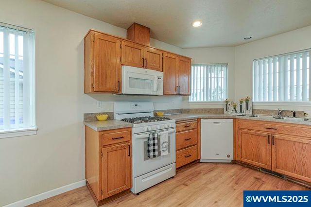 4234 Windflower Ct NE, Salem, OR 97305