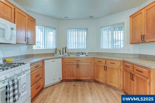 4234 Windflower Ct NE, Salem, OR 97305