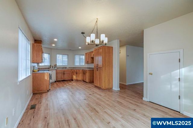 4234 Windflower Ct NE, Salem, OR 97305