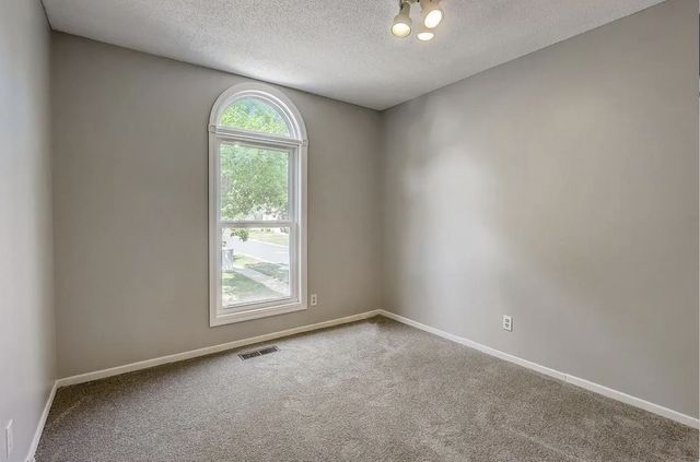 8778 Hawthorne Drive, Eden Prairie, MN 55347