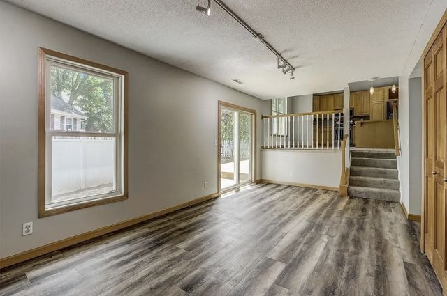 8778 Hawthorne Drive, Eden Prairie, MN 55347