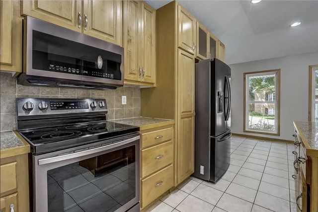 8778 Hawthorne Drive, Eden Prairie, MN 55347