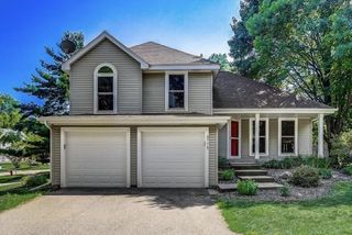 8778 Hawthorne Drive, Eden Prairie, MN 55347