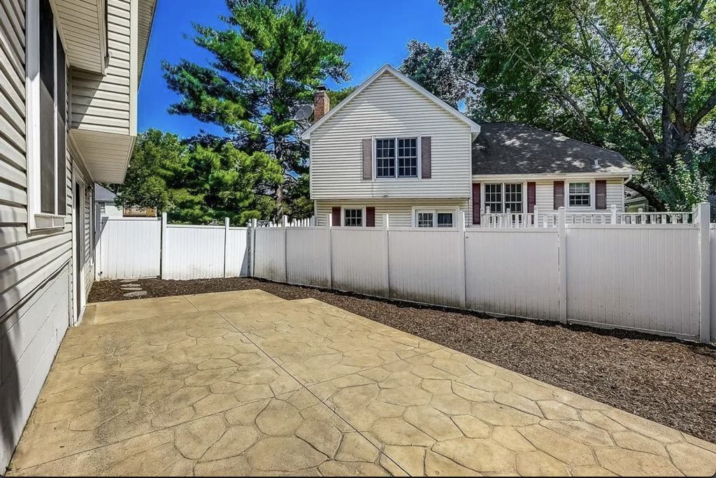 8778 Hawthorne Drive, Eden Prairie, MN 55347 — photo 3
