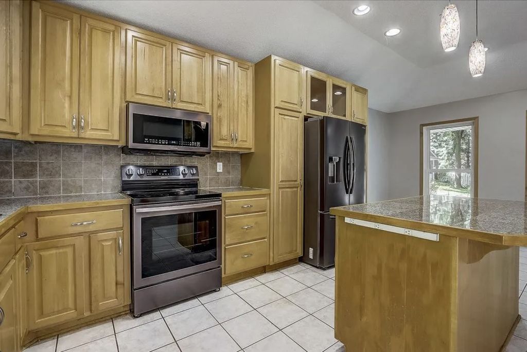 8778 Hawthorne Drive, Eden Prairie, MN 55347 — photo 5