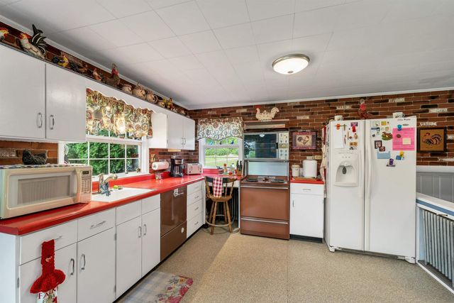 152 Parade Road, Barnstead, NH 03218