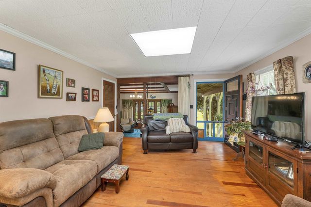 152 Parade Road, Barnstead, NH 03218