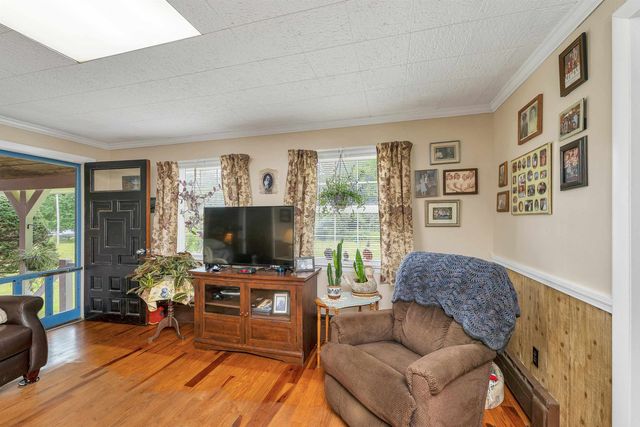 152 Parade Road, Barnstead, NH 03218