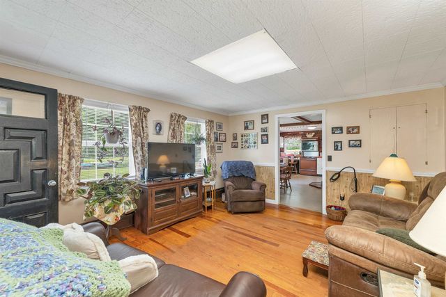 152 Parade Road, Barnstead, NH 03218