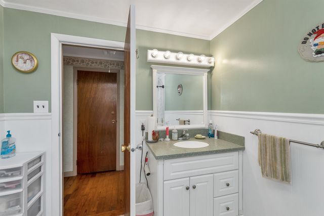 152 Parade Road, Barnstead, NH 03218
