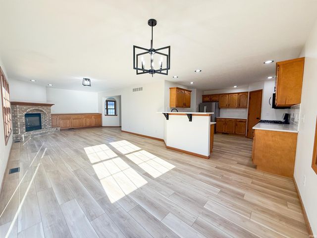 1815 Bennington Drive, Mishawaka, IN 46544