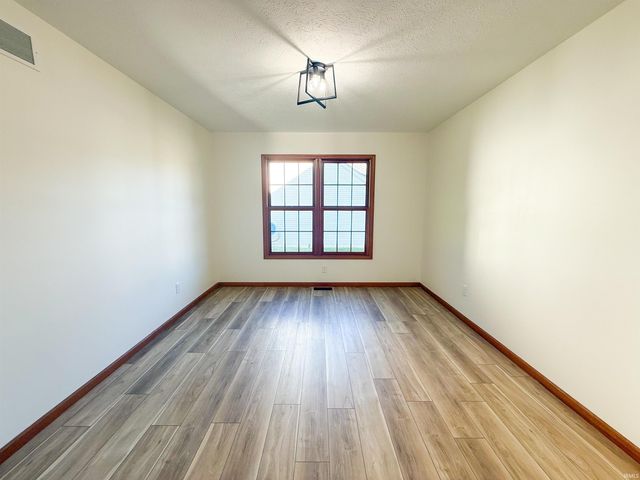 1815 Bennington Drive, Mishawaka, IN 46544