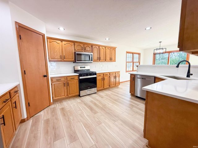 1815 Bennington Drive, Mishawaka, IN 46544