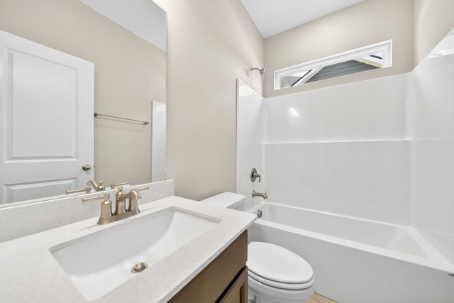 3916 Trinity Woods Rd, Columbia, TN 38401