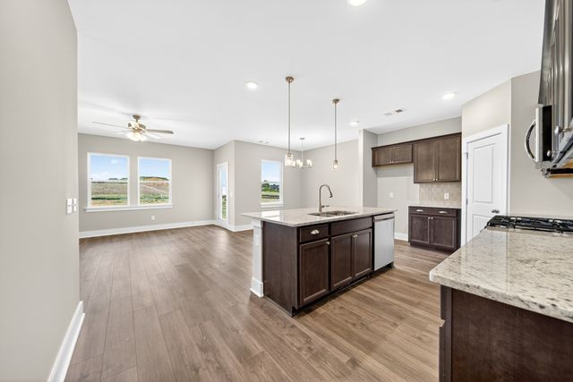 3916 Trinity Woods Rd, Columbia, TN 38401