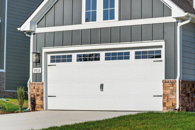 3916 Trinity Woods Rd, Columbia, TN 38401