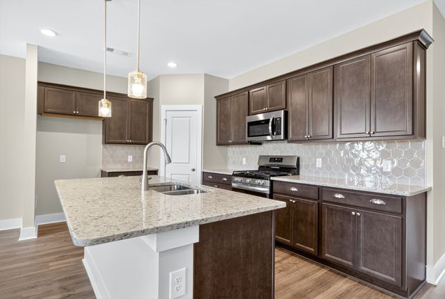 3916 Trinity Woods Rd, Columbia, TN 38401