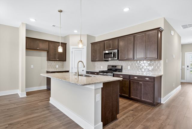 3916 Trinity Woods Rd, Columbia, TN 38401