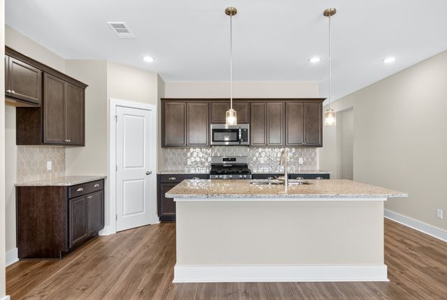 3916 Trinity Woods Rd, Columbia, TN 38401