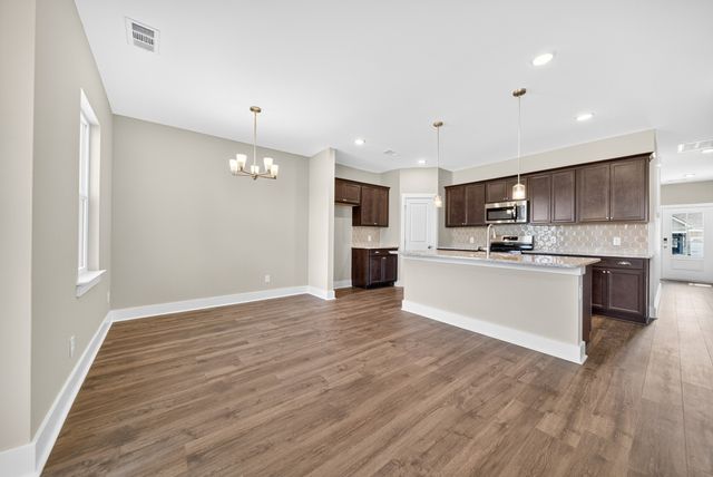 3916 Trinity Woods Rd, Columbia, TN 38401