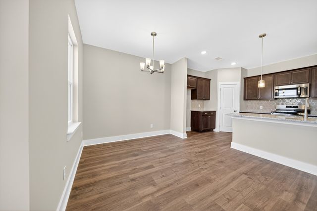 3916 Trinity Woods Rd, Columbia, TN 38401