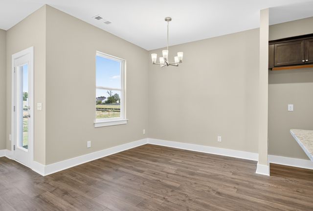 3916 Trinity Woods Rd, Columbia, TN 38401