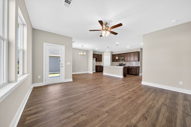 3916 Trinity Woods Rd, Columbia, TN 38401