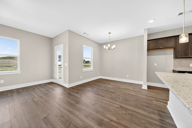 3916 Trinity Woods Rd, Columbia, TN 38401