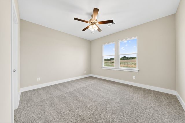 3916 Trinity Woods Rd, Columbia, TN 38401