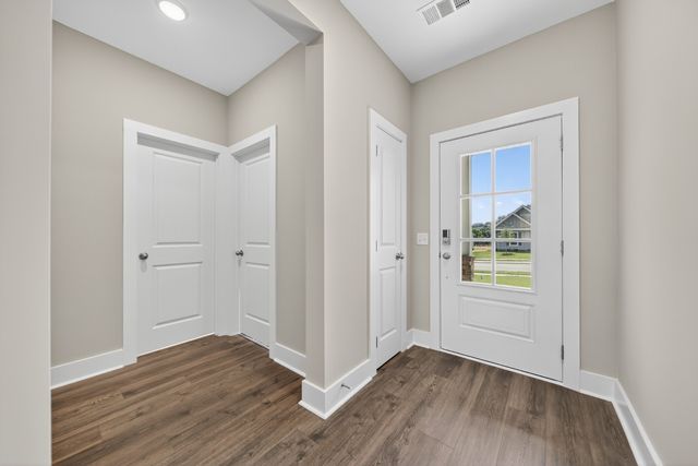 3916 Trinity Woods Rd, Columbia, TN 38401