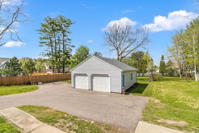 275 8th Street, Reedsburg, WI 53959