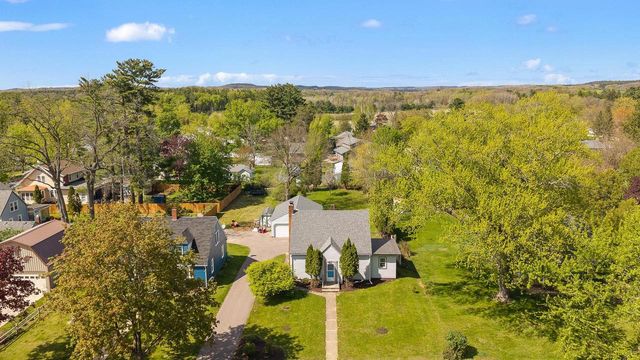 275 8th Street, Reedsburg, WI 53959
