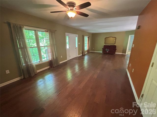 319 Glenn Bridge Road, Arden, NC 28704