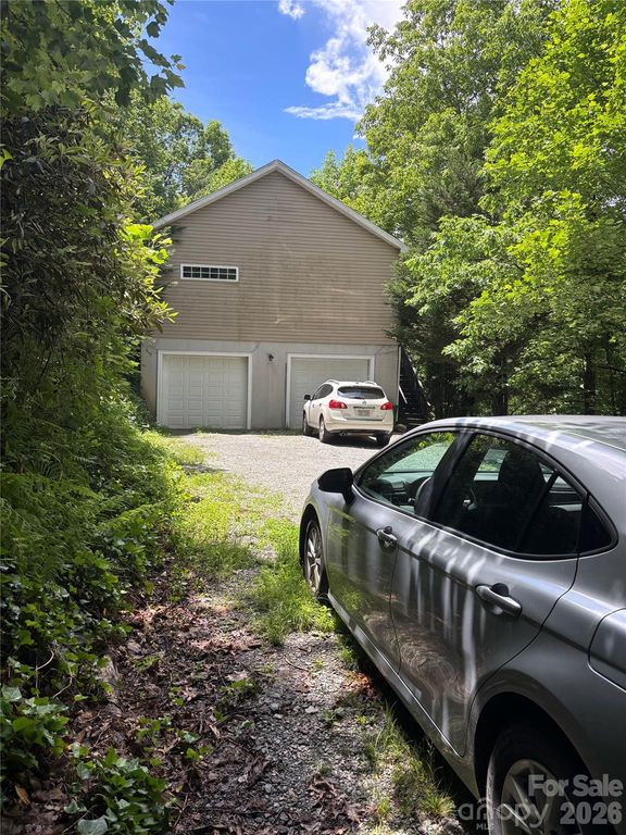 319 Glenn Bridge Road, Arden, NC 28704