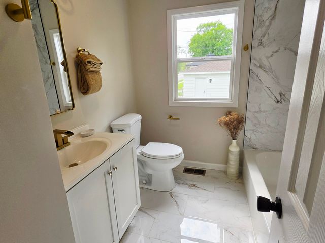 4488 Madison Street, Gary, IN 46408