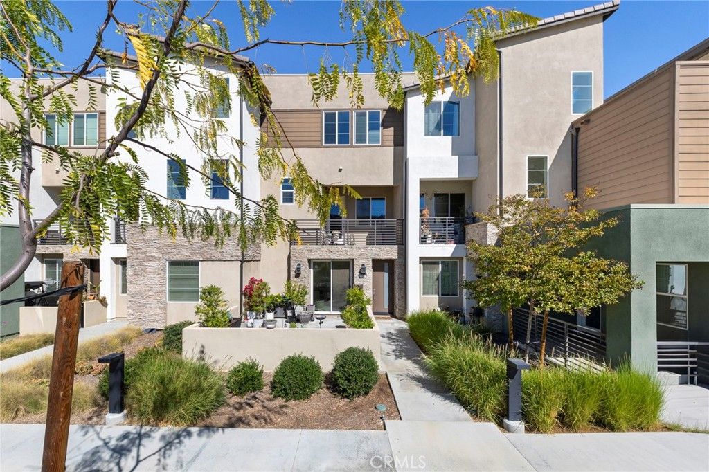 27040 Painted Sky Way, Valencia, CA 91381