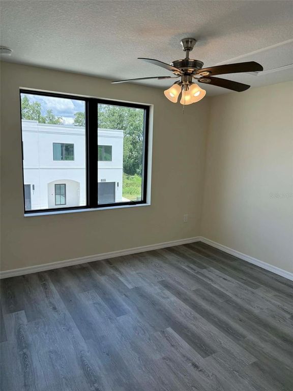 Image 16 of property listing at 4344 CAMBIO GARDENS COURT, Tampa, FL 33610