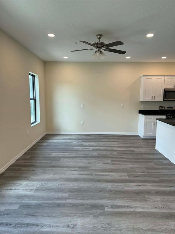 Image 6 of property listing at 4344 CAMBIO GARDENS COURT, Tampa, FL 33610