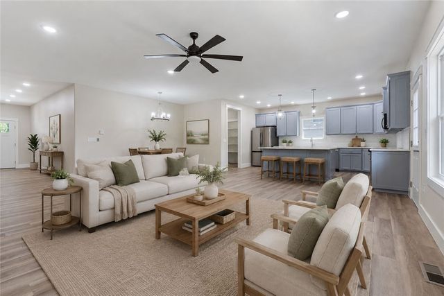 28 Fleetwood Drive, Bella Vista, AR 72714
