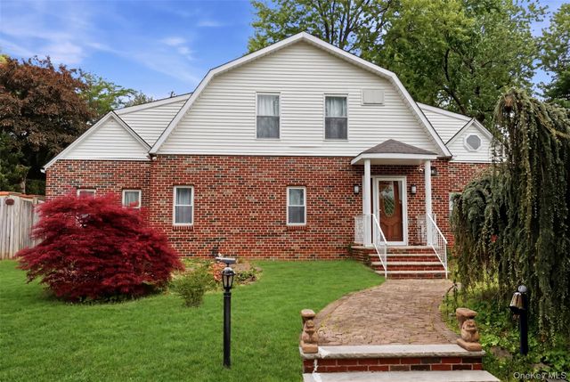 319 38th Road, Douglaston, NY 11363