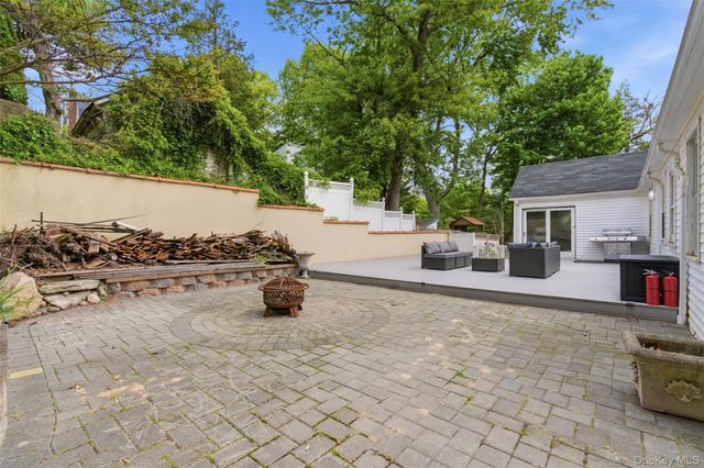 319 38th Road, Douglaston, NY 11363